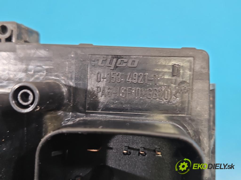 Opel Astra III 2004-2014 1.7 cdti 80 hp manual 59 kW 1686 cm3 5- skříňka pojistková 13205783 (Pojistková skříňka)