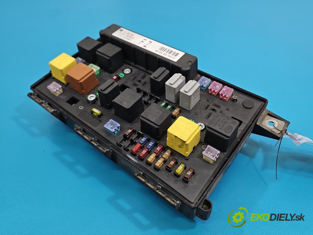 Opel Astra III 2004-2014 1.7 cdti 80 hp manual 59 kW 1686 cm3 5- skříňka pojistková 13205783 (Pojistková skříňka)