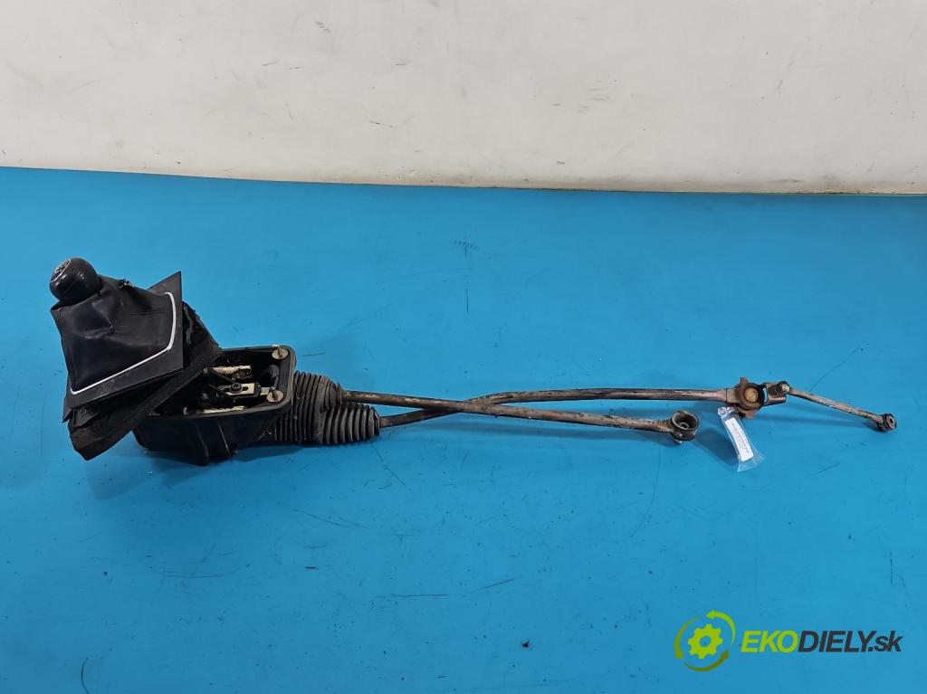 Audi A4 B6 2000-2004 1.9 tdi 131 hp manual 96 kW 1896 cm3 5- kulisa změny stupňová  (Řadicí páka (kulisa) )