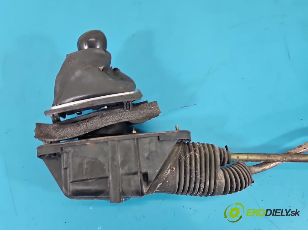 Audi A4 B6 2000-2004 1.9 tdi 131 hp manual 96 kW 1896 cm3 5- kulisa změny stupňová  (Řadicí páka (kulisa) )