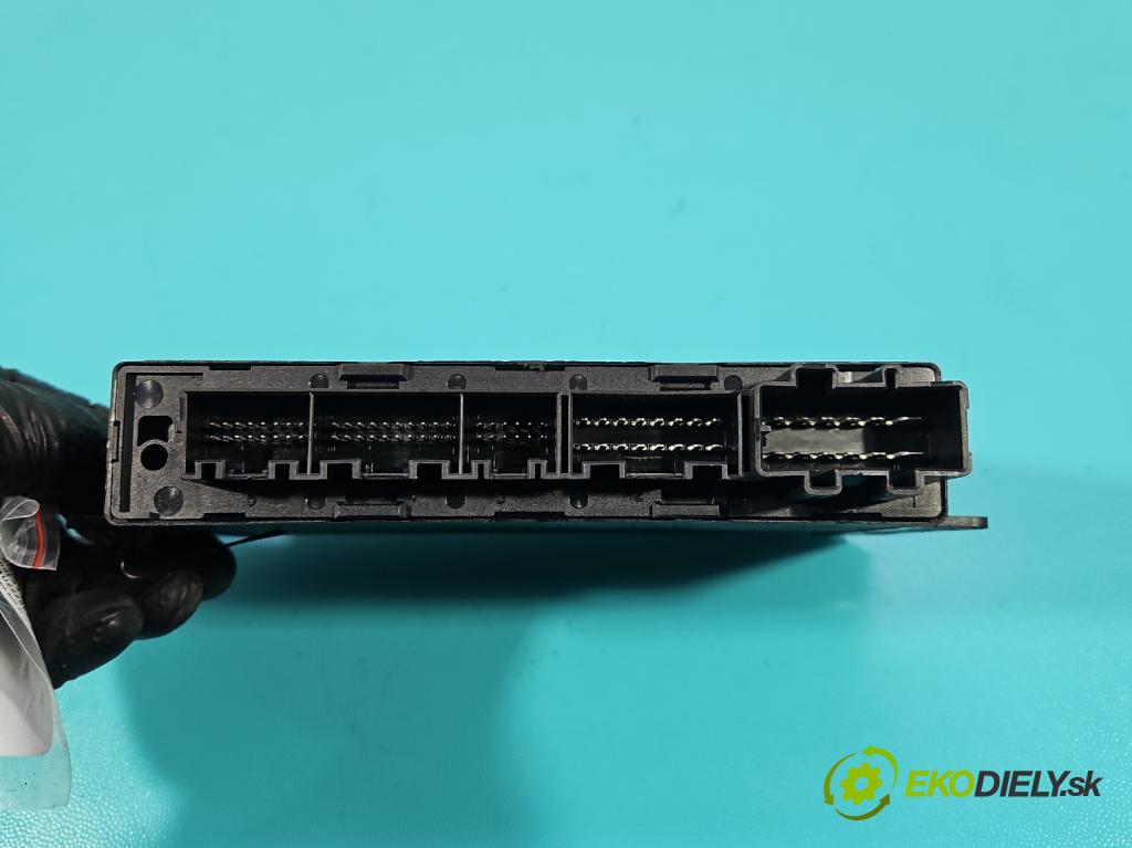 Audi A4 B6 2000-2004 1.9 tdi 131 HP manual 96 kW 1896 cm3 5- riadiaca jednotka komfortu 8E0959433AR