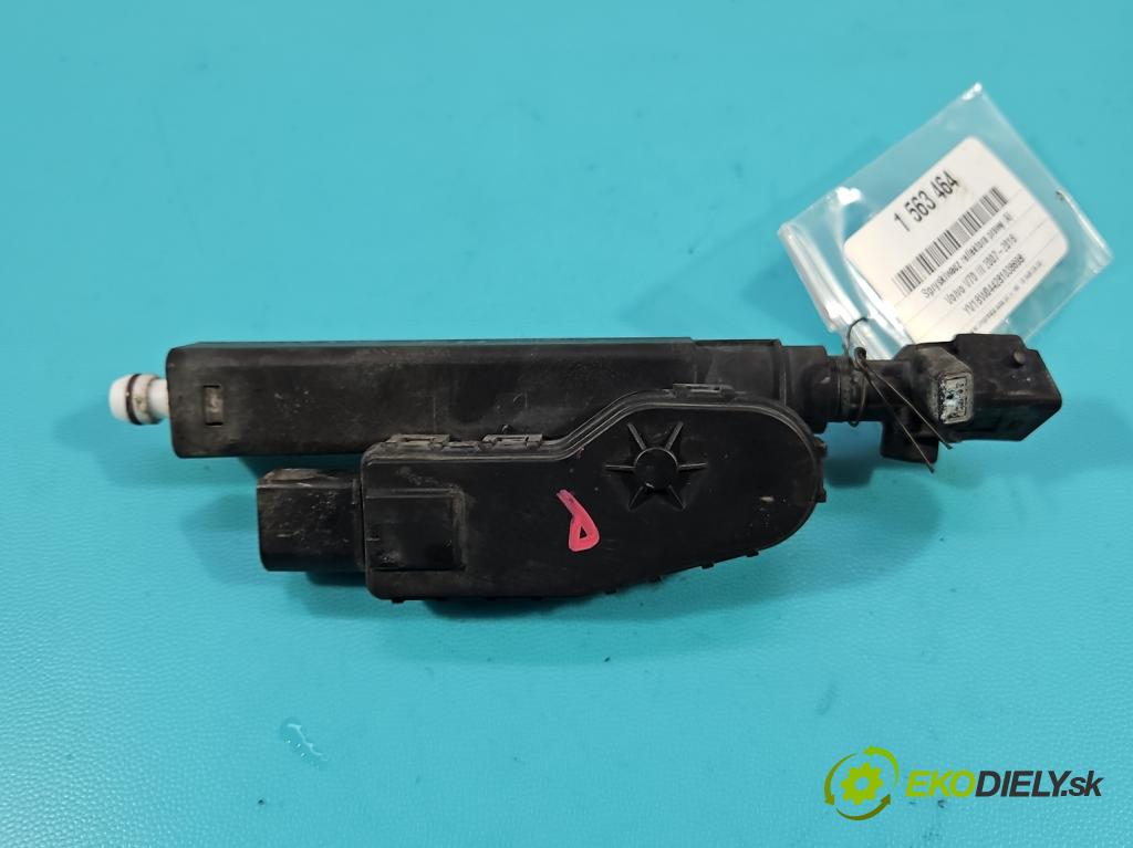 Volvo V70 III 2007-2016 2.0 16V 145 HP manual 107 kW 1999 cm3 5- ostrekovač reflektor: pravý 30663580