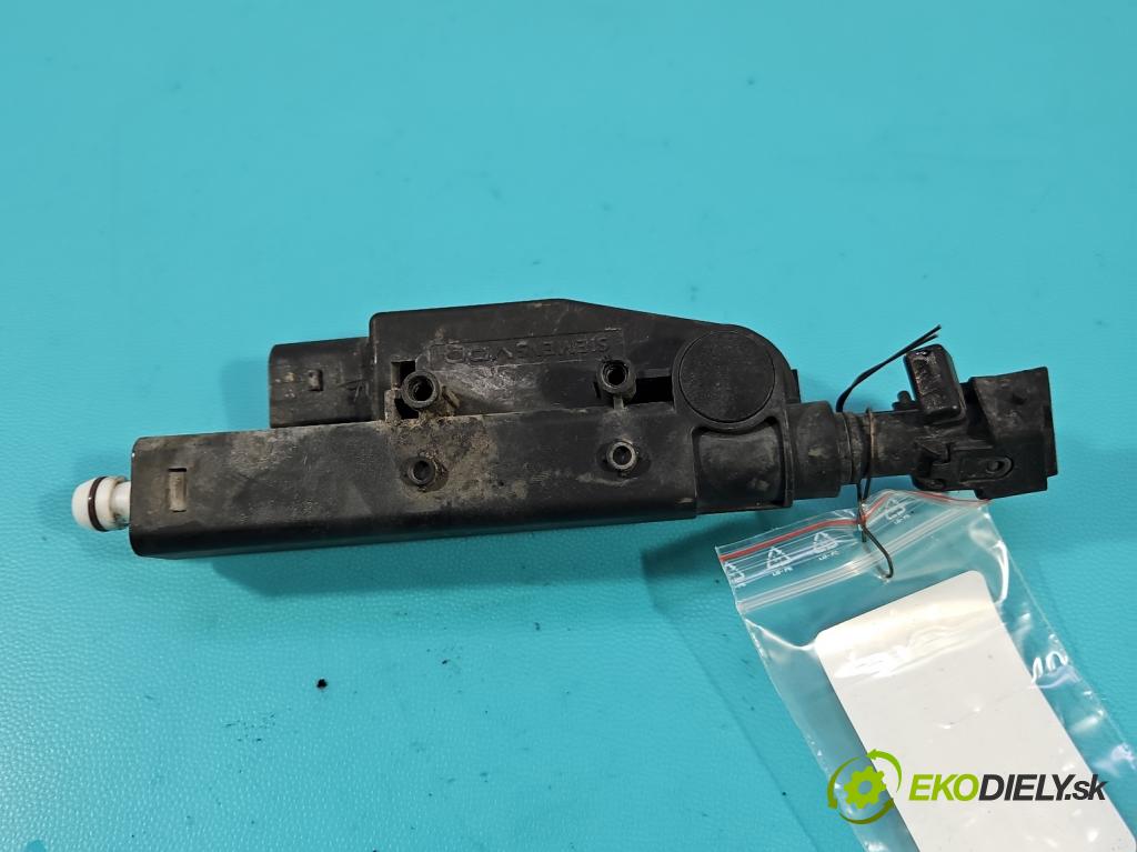 Volvo V70 III 2007-2016 2.0 16V 145 hp manual 107 kW 1999 cm3 5- ostřikovač reflektor: pravý 30663580