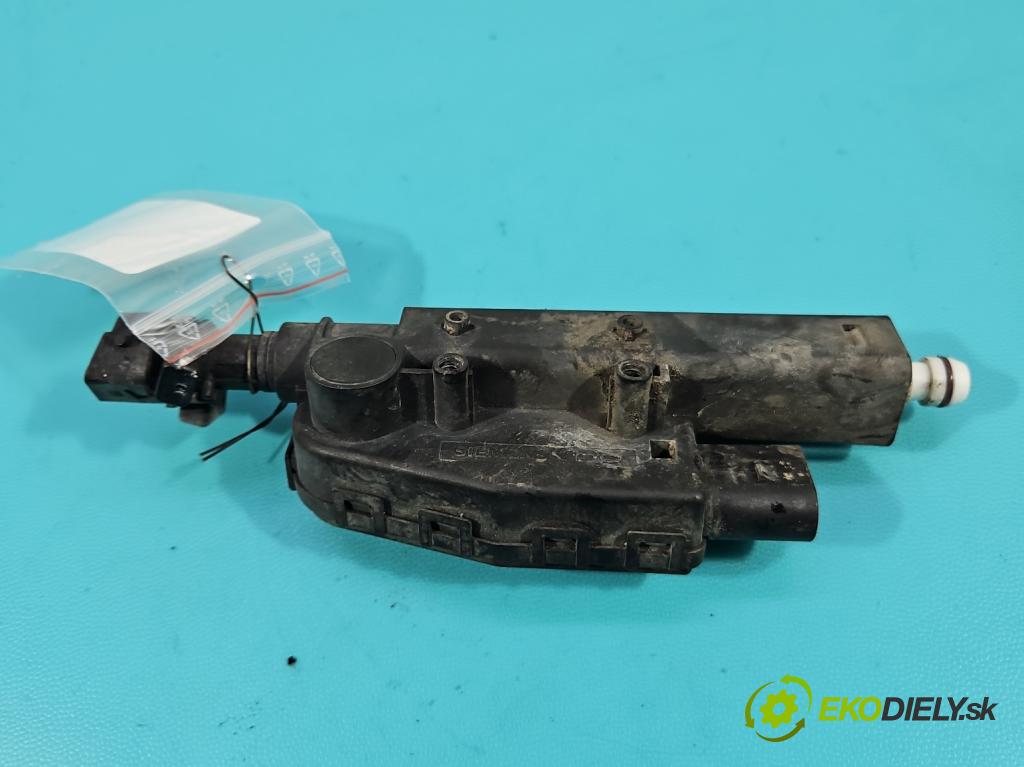 Volvo V70 III 2007-2016 2.0 16V 145 hp manual 107 kW 1999 cm3 5- ostřikovač reflektor: pravý 30663580