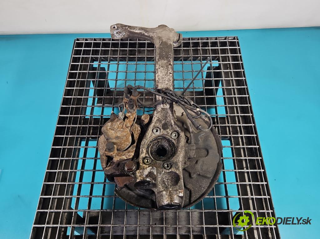 Audi A4 B6 2000-2004 1.9 tdi 131 HP manual 96 kW 1896 cm3 5- náboj pravé  (Náboj kolesa)