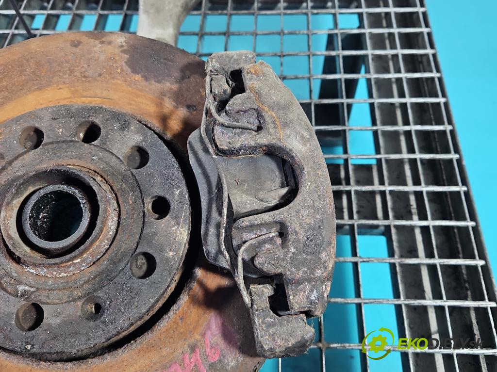 Audi A4 B6 2000-2004 1.9 tdi 131 HP manual 96 kW 1896 cm3 5- brzdič predné pravý  (Kľučka dverí ostatné)