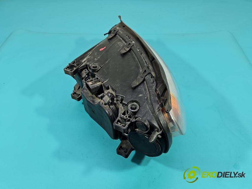 Volvo V70 III 2007-2016 2.0 16V 145 HP manual 107 kW 1999 cm3 5- Reflektor: pravý 31214352 (Svetlo predné pravé)
