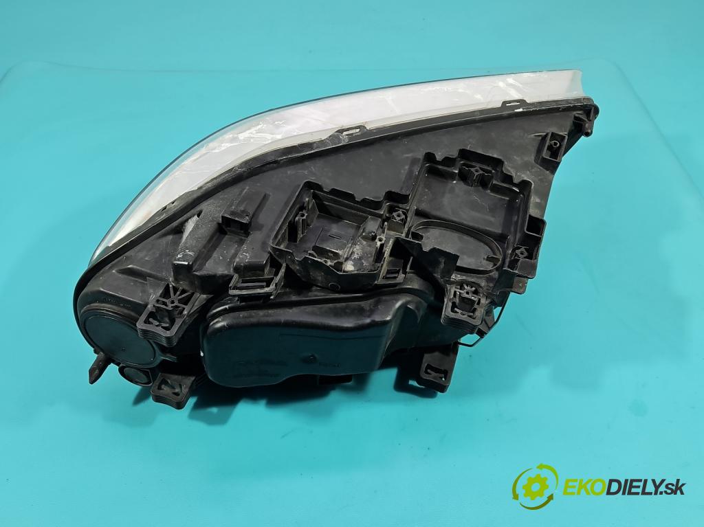 Volvo V70 III 2007-2016 2.0 16V 145 HP manual 107 kW 1999 cm3 5- Reflektor: pravý 31214352 (Svetlo predné pravé)