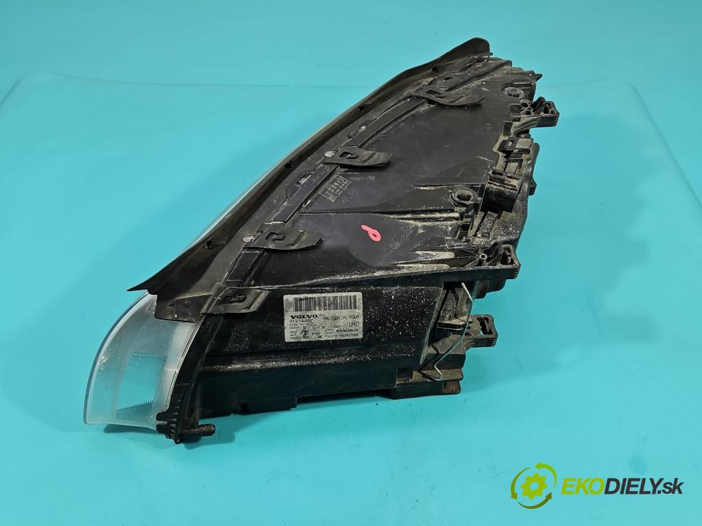 Volvo V70 III 2007-2016 2.0 16V 145 HP manual 107 kW 1999 cm3 5- Reflektor: pravý 31214352 (Svetlo predné pravé)