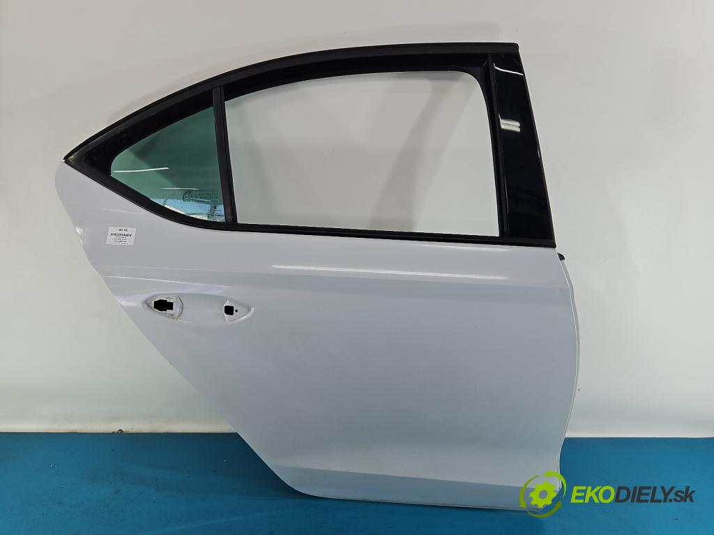 Skoda Octavia IV 2019- 2.0 TDI 116 hp manual 85 kW 1968 cm3 5- dveře zadní pravé  (Klika dveří ostatní)