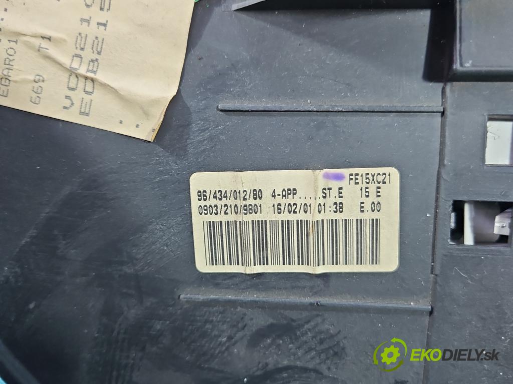 Peugeot 206 1.1 8V 60 hp manual 44 kW 1124 cm3 5- Přístrojová deska 9643401280 (Přístrojová deska)