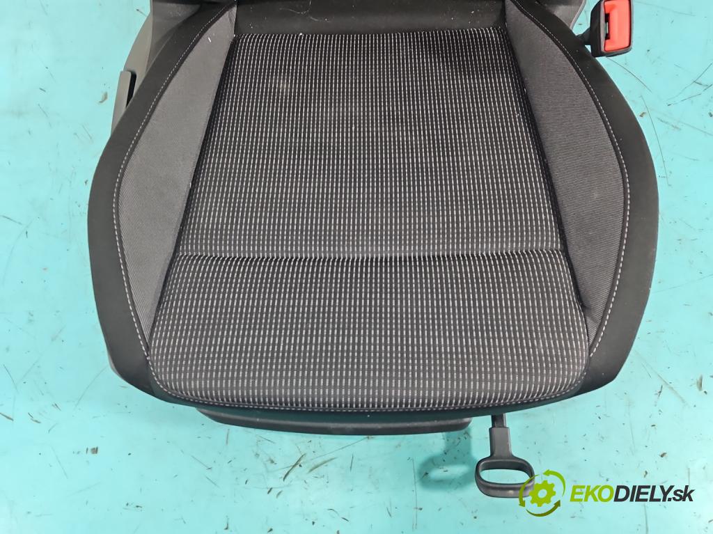 Skoda Octavia IV 2019- 2.0 TDI 116 HP manual 85 kW 1968 cm3 5- Sedačka pravý  (Sedadlo)