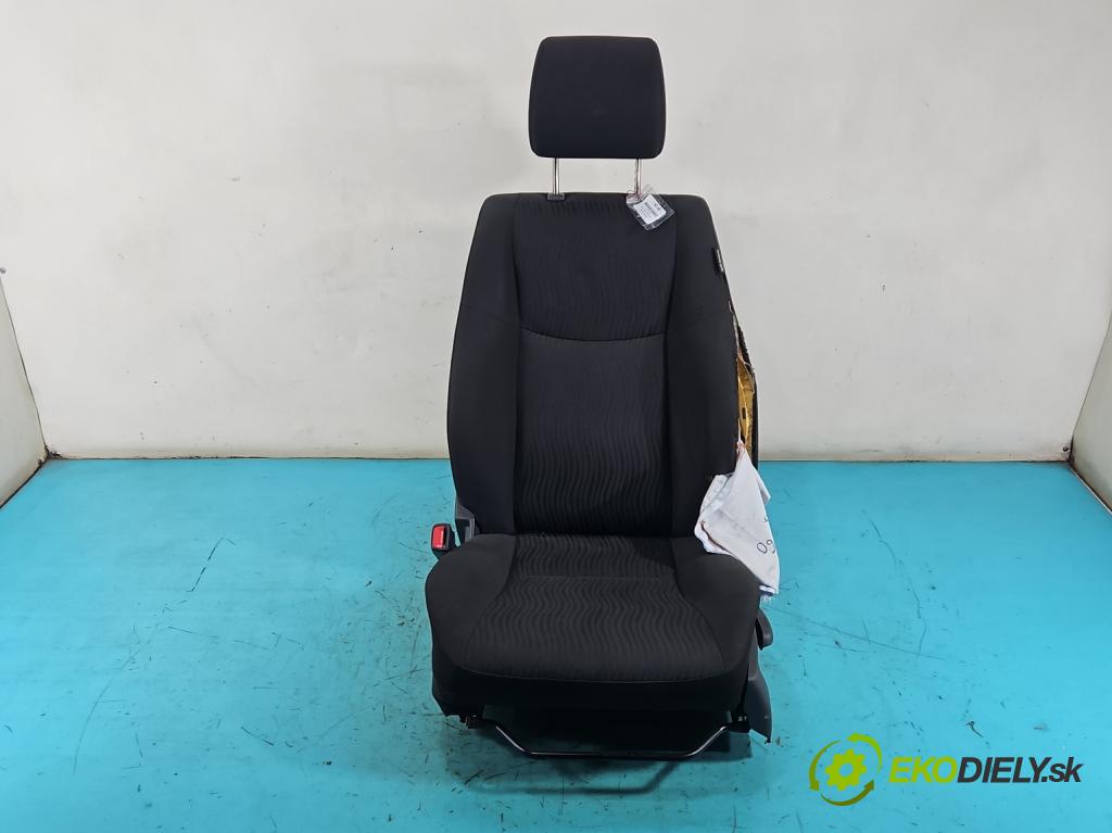 Suzuki Swift Mk7 2010-2017 1.2 16V 94 hp manual 69 kW 1242 cm3 5- Sedadlo levý  (Sedadlo)