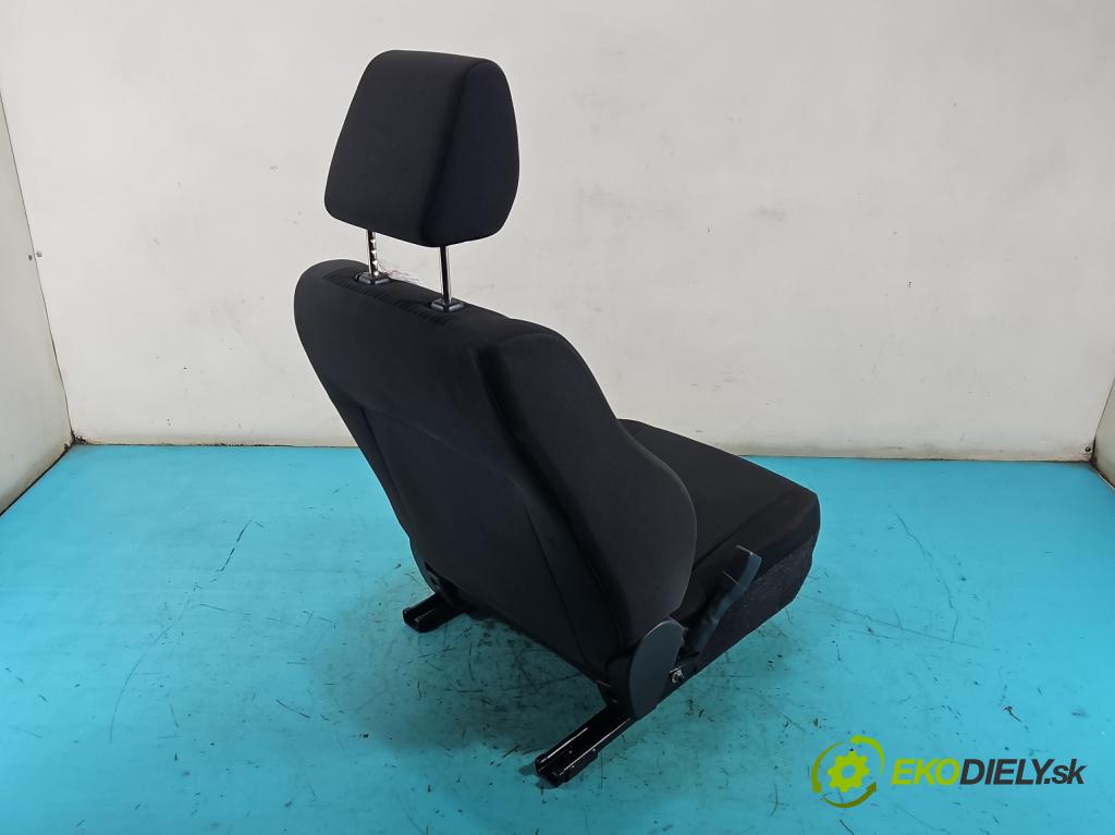 Suzuki Swift Mk7 2010-2017 1.2 16V 94 hp manual 69 kW 1242 cm3 5- Sedadlo levý  (Sedadlo)