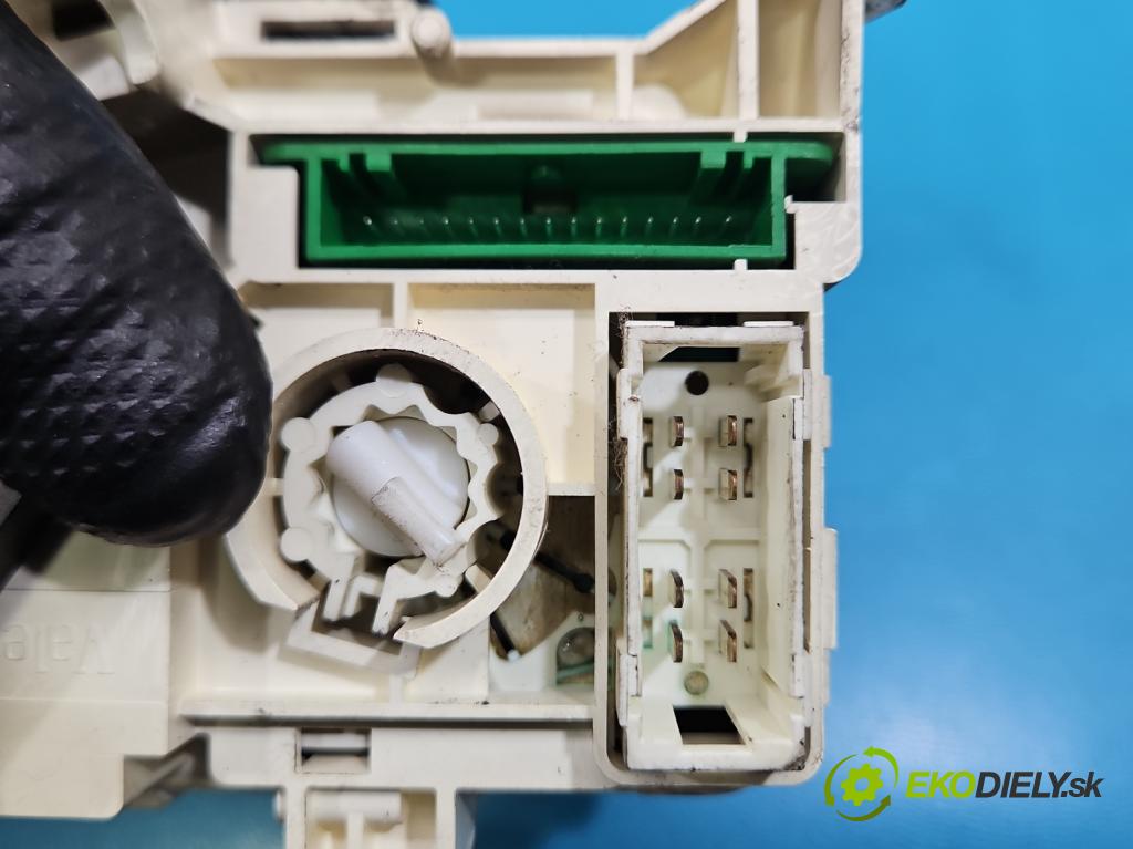 Renault Clio II 1998-2012 1.5 dci 82 HP manual 60 kW 1461 cm3 3- panel kúrenia