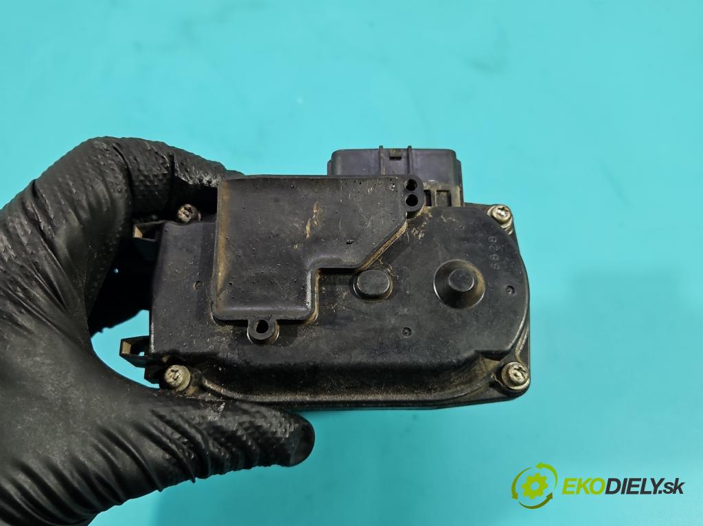 Opel Agila B 2008-2014 1.0 12V 65 hp manual 48 kW 996 cm3 5- škrticí klapka  (Škrticí klapka)