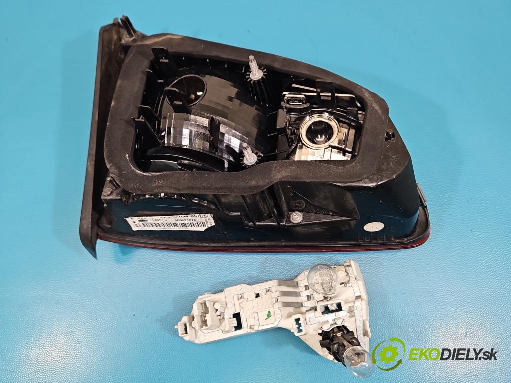 Vw Golf VII 2012-2020 1.2 TSI 86 HP manual 63 kW 1197 cm3 5- svetlo / reflektor zadné pravé 5G0945094AC (Kľučka dverí ostatné)