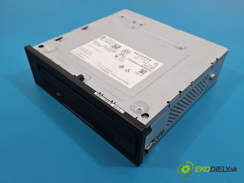 Vw Golf VII 2012-2020 1.2 TSI 86 hp manual 63 kW 1197 cm3 5- Navigace: čtečka 3Q0035819B