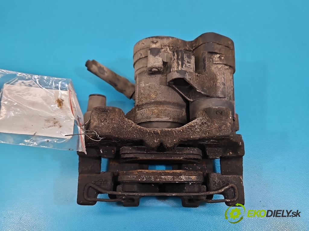 Vw Golf VII 2012-2020 1.2 TSI 86 HP manual 63 kW 1197 cm3 5- brzdič zadné pravý 5Q0615406DB (Kľučka dverí ostatné)