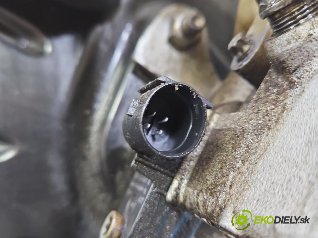 Vw Golf VII 2012-2020 1.2 TSI 86 HP manual 63 kW 1197 cm3 5- servo brzdové 5Q1614105CG