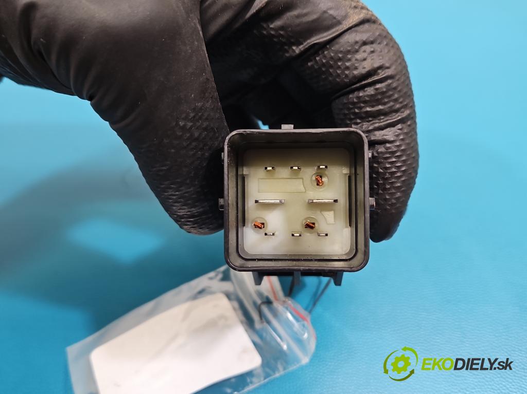 Citroen C5 II 2008-2017 2.0 hdi 136 HP manual 100 kW 1997 cm3 4- Relé: svíčky: zařicích: 9640469680 (Relé)