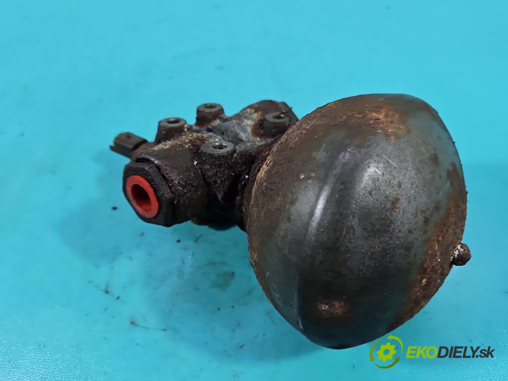 Citroen C5 II 2008-2017 2.0 hdi 136 HP manual 100 kW 1997 cm3 4- Guľa: pozastavení: