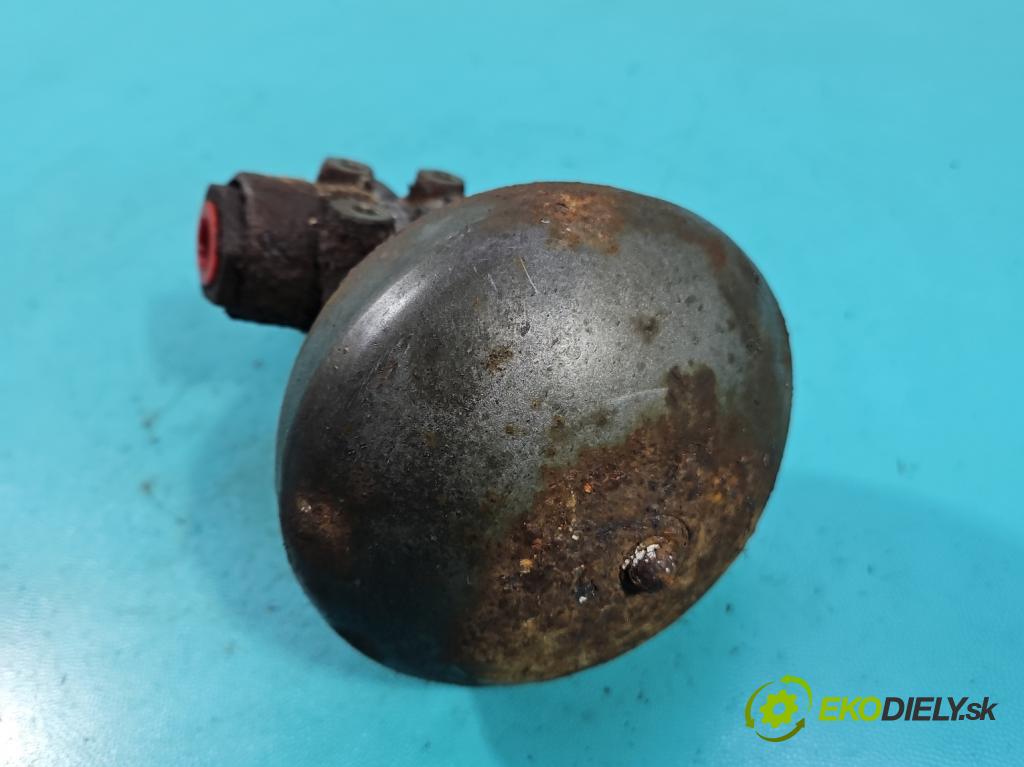 Citroen C5 II 2008-2017 2.0 hdi 136 HP manual 100 kW 1997 cm3 4- Guľa: pozastavení: