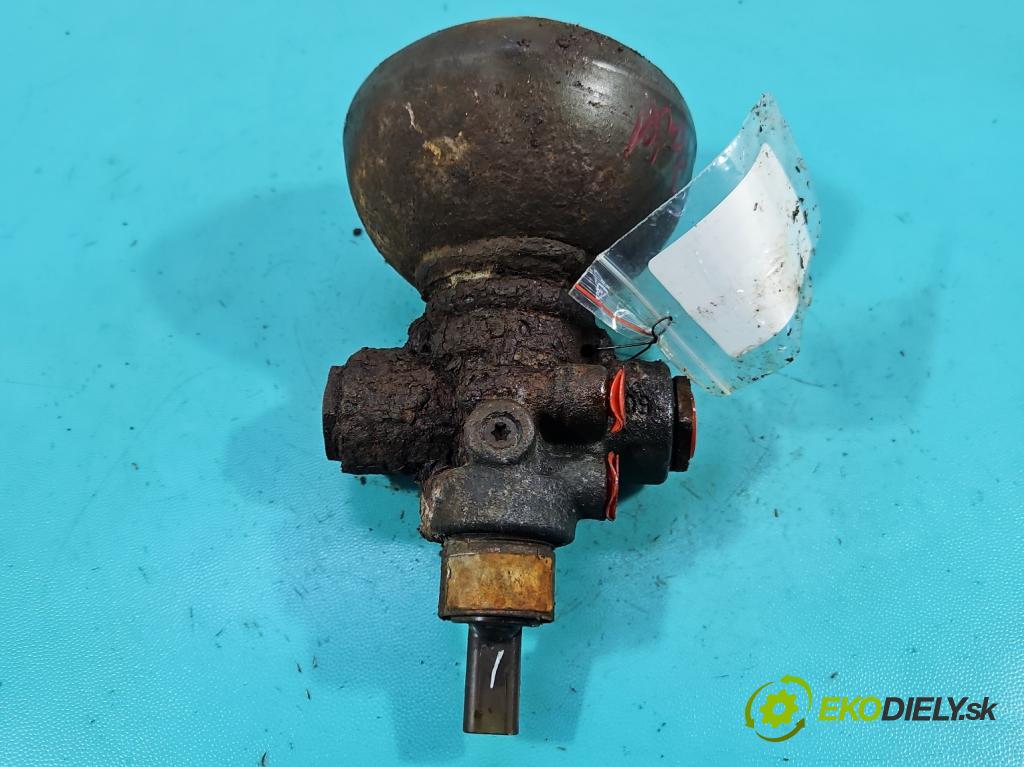 Citroen C5 II 2008-2017 2.0 hdi 136 HP manual 100 kW 1997 cm3 4- Guľa: pozastavení: