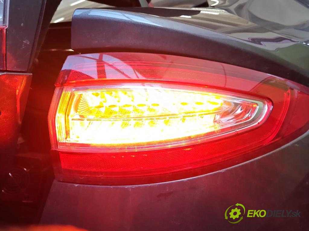 Ford Mondeo Mk5 2014-2022 2.0 16V 140 HP automatic 103 kW 1999 cm3 4- svetlo / reflektor zadné pravé DS73-13404-DK (Kľučka dverí ostatné)