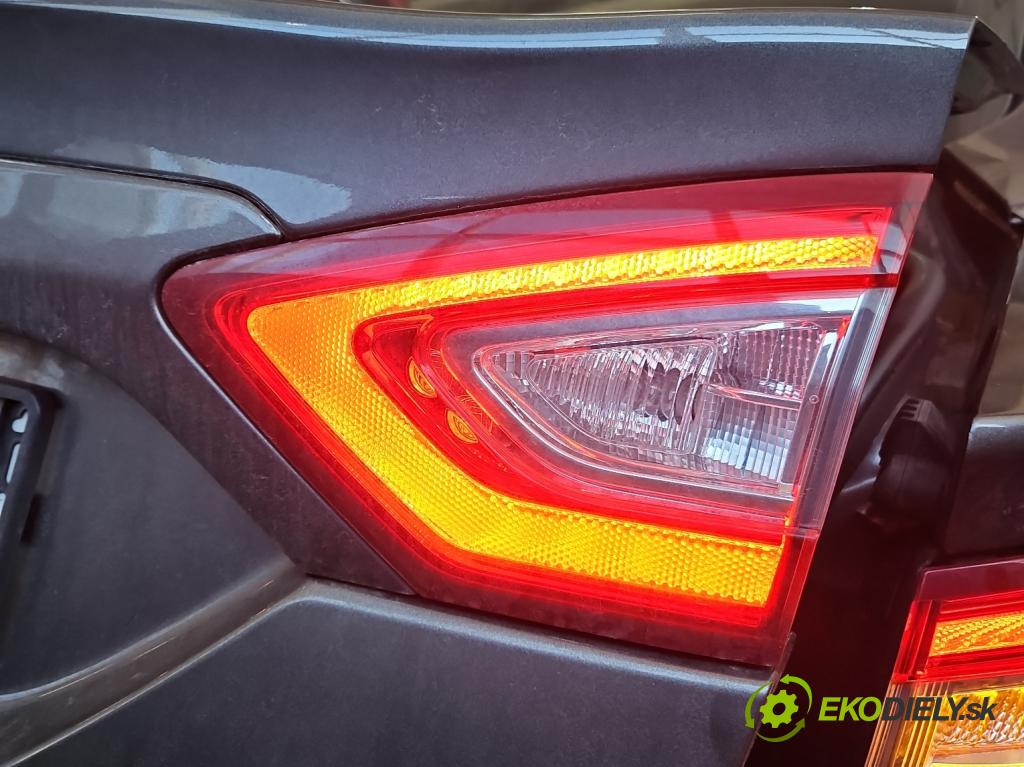 Ford Mondeo Mk5 2014-2022 2.0 16V 140 HP automatic 103 kW 1999 cm3 4- svetlo / reflektor zadné pravé DS73-13A602-JF (Kľučka dverí ostatné)