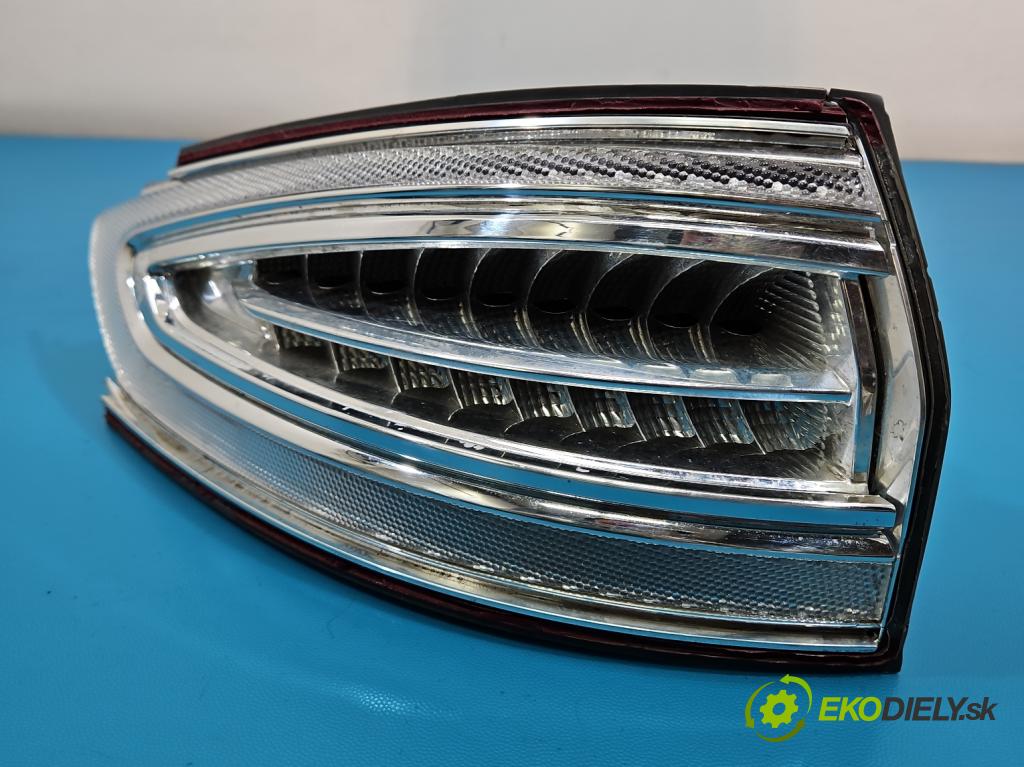 Ford Mondeo Mk5 2014-2022 2.0 16V 140 HP automatic 103 kW 1999 cm3 4- svetlo / reflektor zadné ľavé  (Kľučka dverí ostatné)
