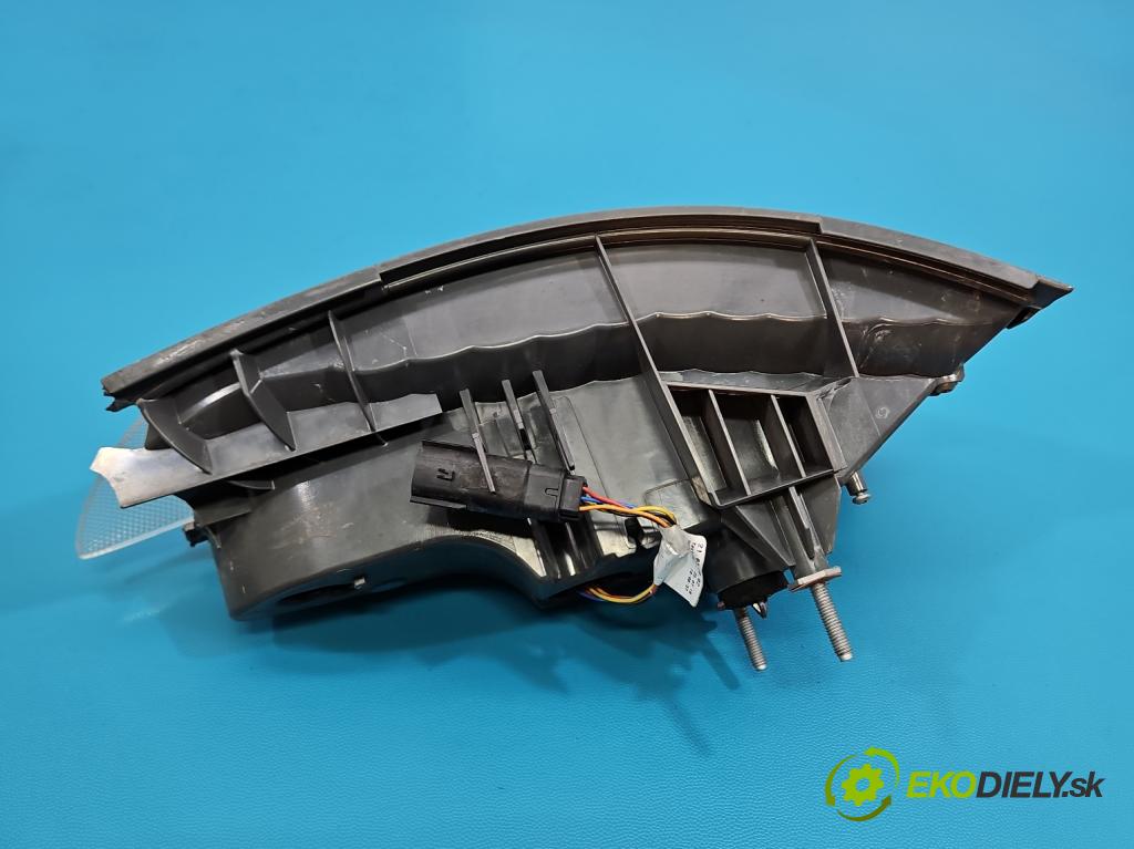 Ford Mondeo Mk5 2014-2022 2.0 16V 140 HP automatic 103 kW 1999 cm3 4- svetlo / reflektor zadné ľavé  (Kľučka dverí ostatné)