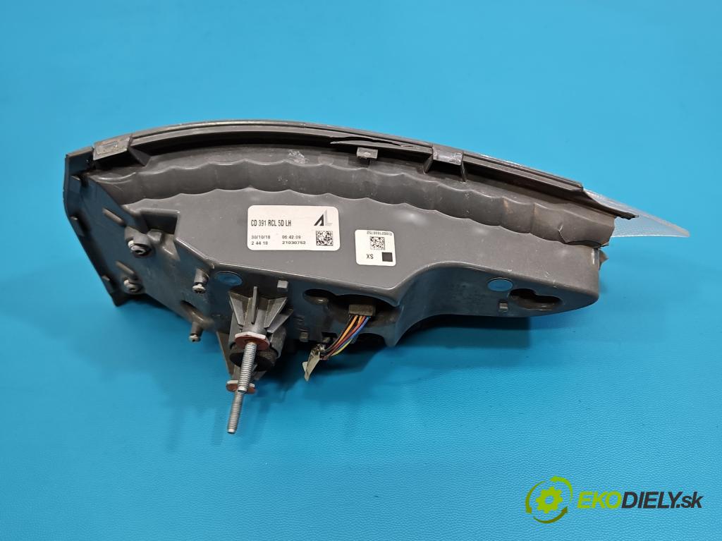 Ford Mondeo Mk5 2014-2022 2.0 16V 140 HP automatic 103 kW 1999 cm3 4- svetlo / reflektor zadné ľavé  (Kľučka dverí ostatné)