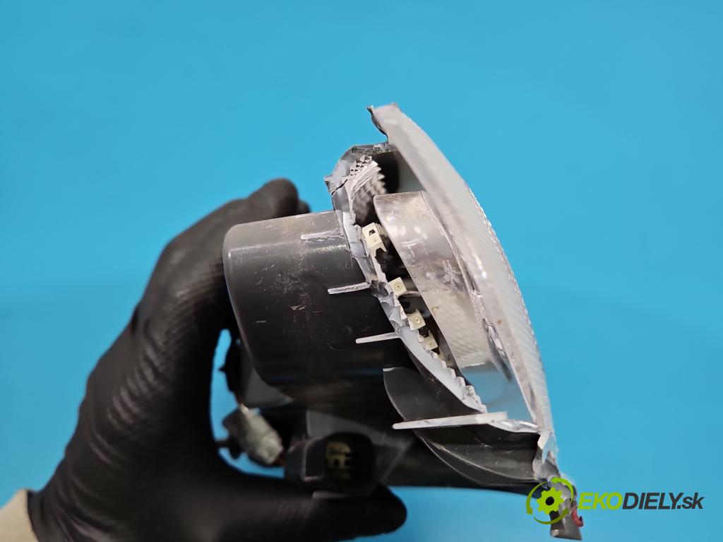 Ford Mondeo Mk5 2014-2022 2.0 16V 140 HP automatic 103 kW 1999 cm3 4- svetlo / reflektor zadné ľavé  (Kľučka dverí ostatné)