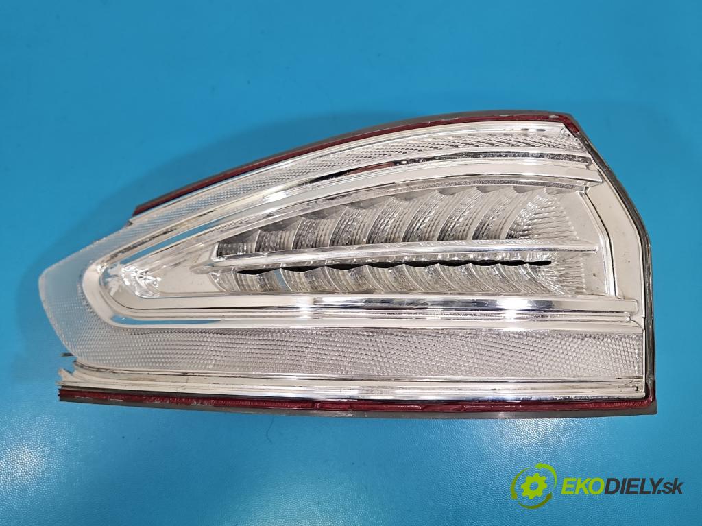 Ford Mondeo Mk5 2014-2022 2.0 16V 140 HP automatic 103 kW 1999 cm3 4- svetlo / reflektor zadné ľavé  (Kľučka dverí ostatné)