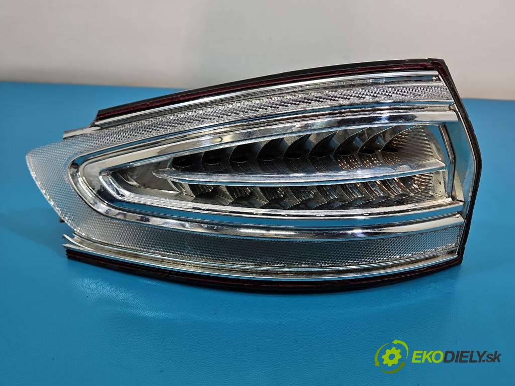 Ford Mondeo Mk5 2014-2022 2.0 16V 140 HP automatic 103 kW 1999 cm3 4- svetlo / reflektor zadné ľavé  (Kľučka dverí ostatné)