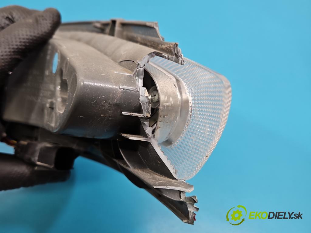 Ford Mondeo Mk5 2014-2022 2.0 16V 140 HP automatic 103 kW 1999 cm3 4- svetlo / reflektor zadné ľavé  (Kľučka dverí ostatné)