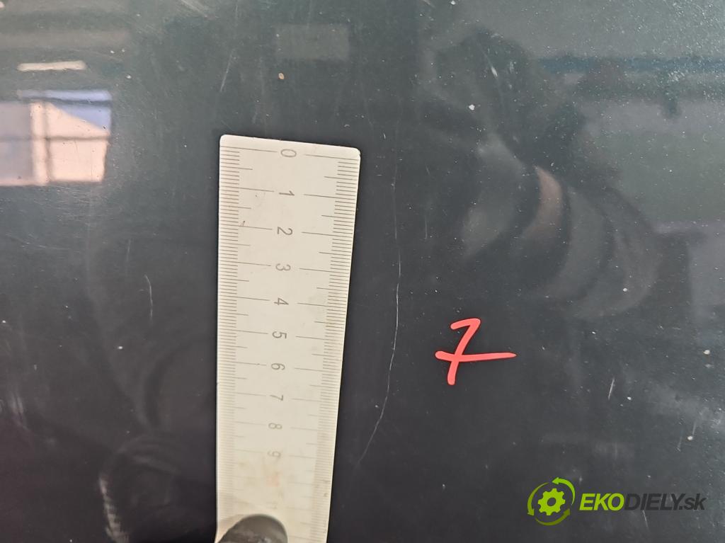 Kia Ceed I 2006-2012 2.0 crdi 140 hp manual 103 kW 1991 cm3 5- kapota přední 