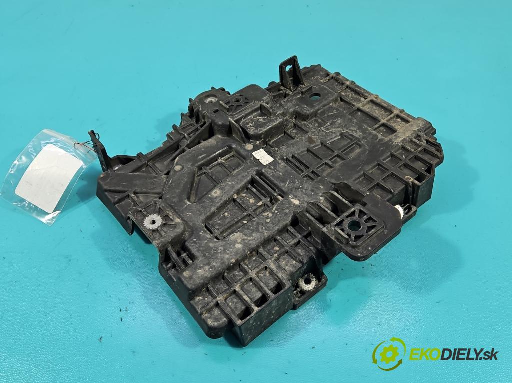 Hyundai I30 III 2016- 1.6 crdi 116 hp manual 85 kW 1598 cm3 5- obal akumulatora 37150-G4000