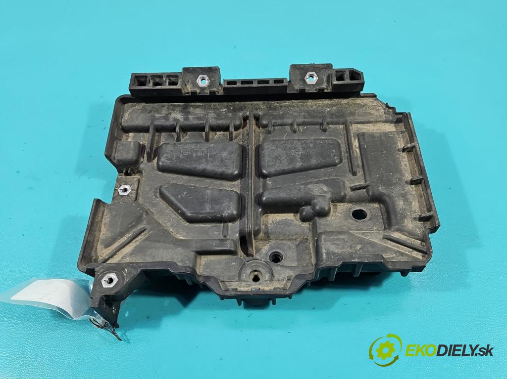 Hyundai I30 III 2016- 1.6 crdi 116 hp manual 85 kW 1598 cm3 5- obal akumulatora 37150-G4000