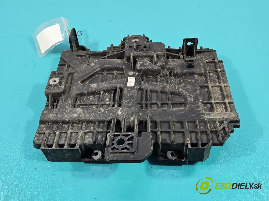 Hyundai I30 III 2016- 1.6 crdi 116 hp manual 85 kW 1598 cm3 5- obal akumulatora 37150-G4000