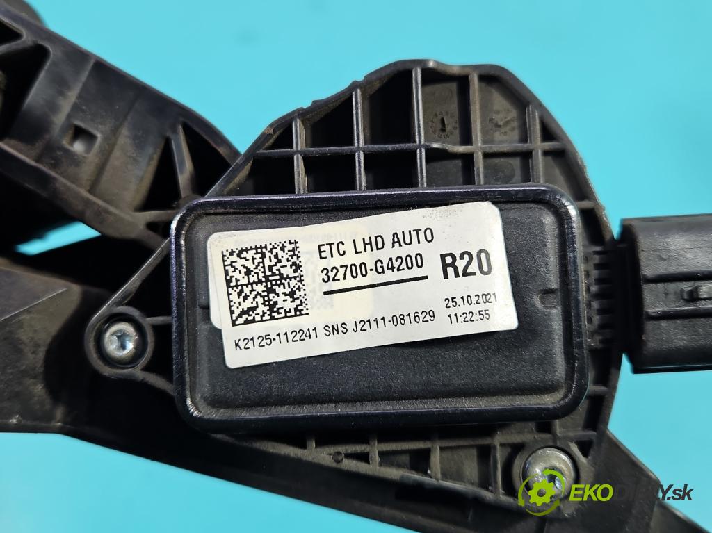 Hyundai I30 III 2016- 1.6 crdi 116 hp manual 85 kW 1598 cm3 5- pedal plyn: potenciometr: 32700-G4200