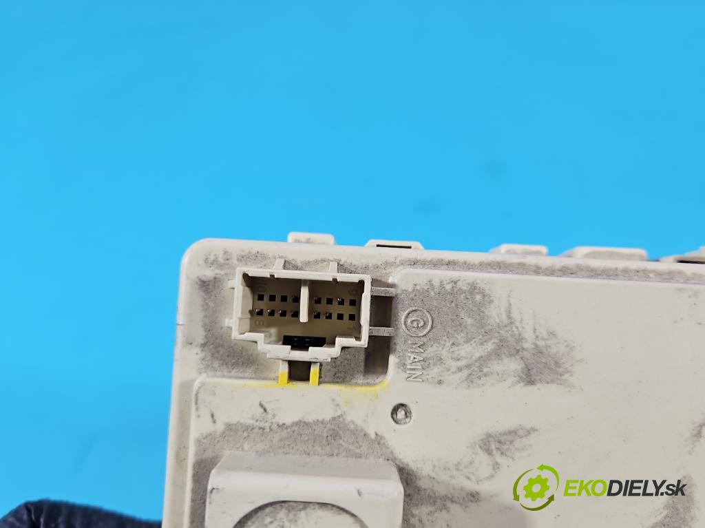 Hyundai I30 III 2016- 1.6 crdi 116 HP manual 85 kW 1598 cm3 5- skrinka poistka 91955-G4110 (Poistková skrinka)