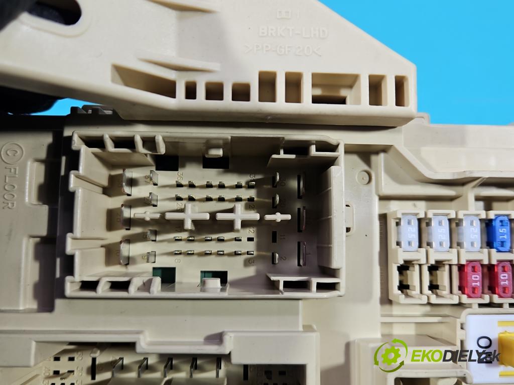 Hyundai I30 III 2016- 1.6 crdi 116 HP manual 85 kW 1598 cm3 5- skrinka poistka 91955-G4110 (Poistková skrinka)