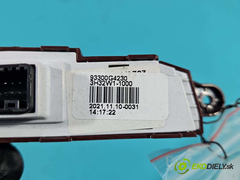 Hyundai I30 III 2016- 1.6 crdi 116 HP manual 85 kW 1598 cm3 5- prepínač ostatné 93300-G4230