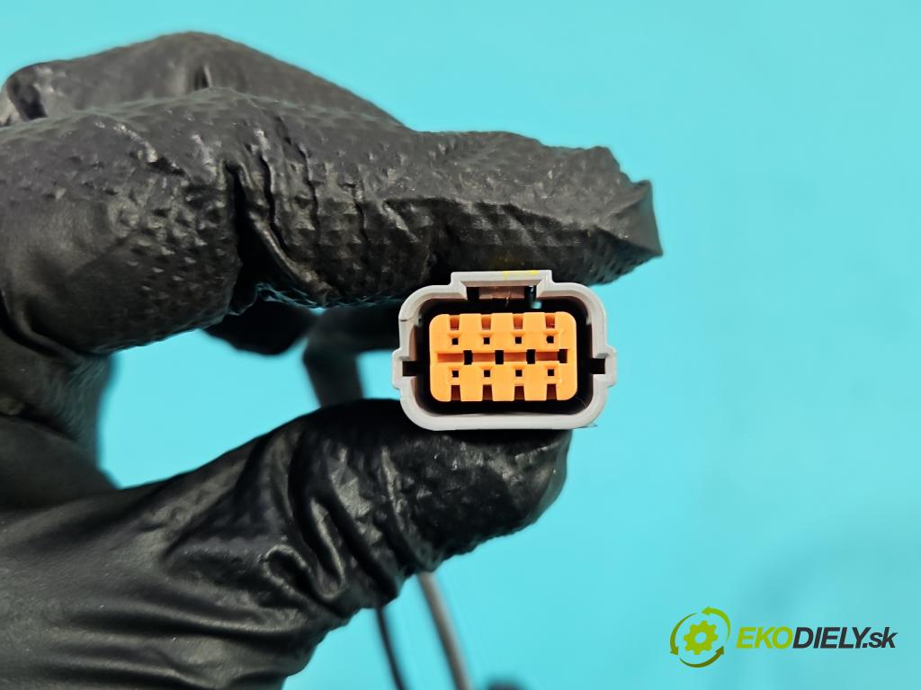 Hyundai I30 III 2016- 1.6 crdi 116 HP manual 85 kW 1598 cm3 5- Kamera cúvania 99240-G4500