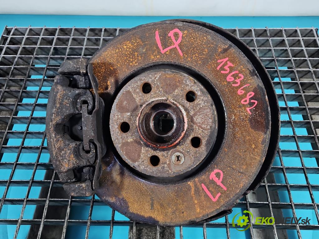 Volvo V70 III 2007-2016 2.0 16V 145 HP manual 107 kW 1999 cm3 5- náboj ľavé  (Náboj kolesa)