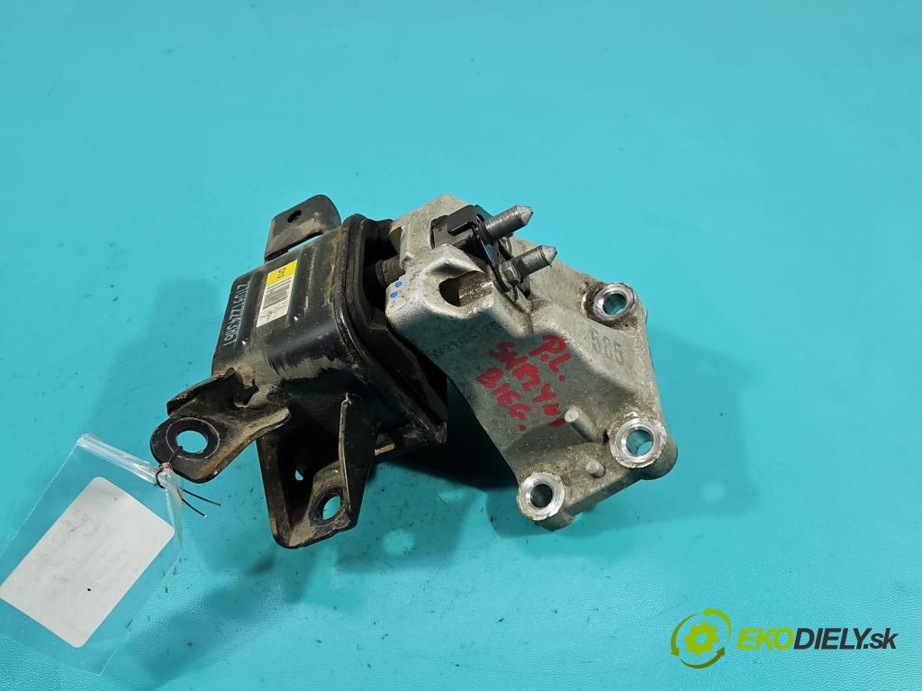 Hyundai I30 III 2016- 1.6 crdi 116 HP manual 85 kW 1598 cm3 5- airbag motora  (Držiak motora)