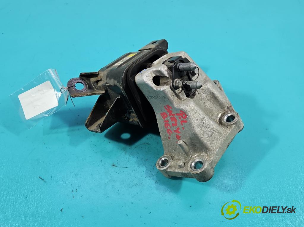 Hyundai I30 III 2016- 1.6 crdi 116 HP manual 85 kW 1598 cm3 5- airbag motora  (Držiak motora)