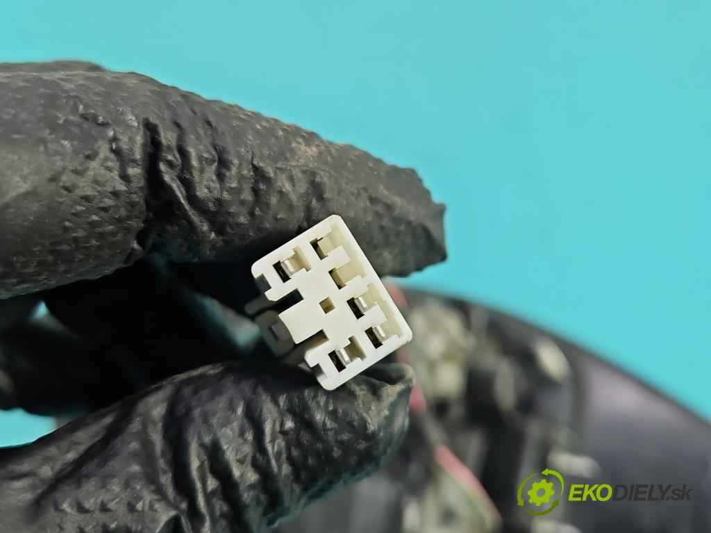 Hyundai I30 III 2016- 1.6 crdi 116 hp manual 85 kW 1598 cm3 5- světlo zadní pravé 92402G4200 (Klika dveří ostatní)